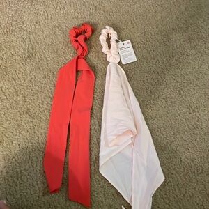 2- Lulu uplifting scrunchie flow